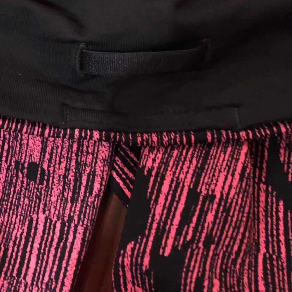 Lululemon Crop Leggings Black Pink Neon - Picture 4 of 11